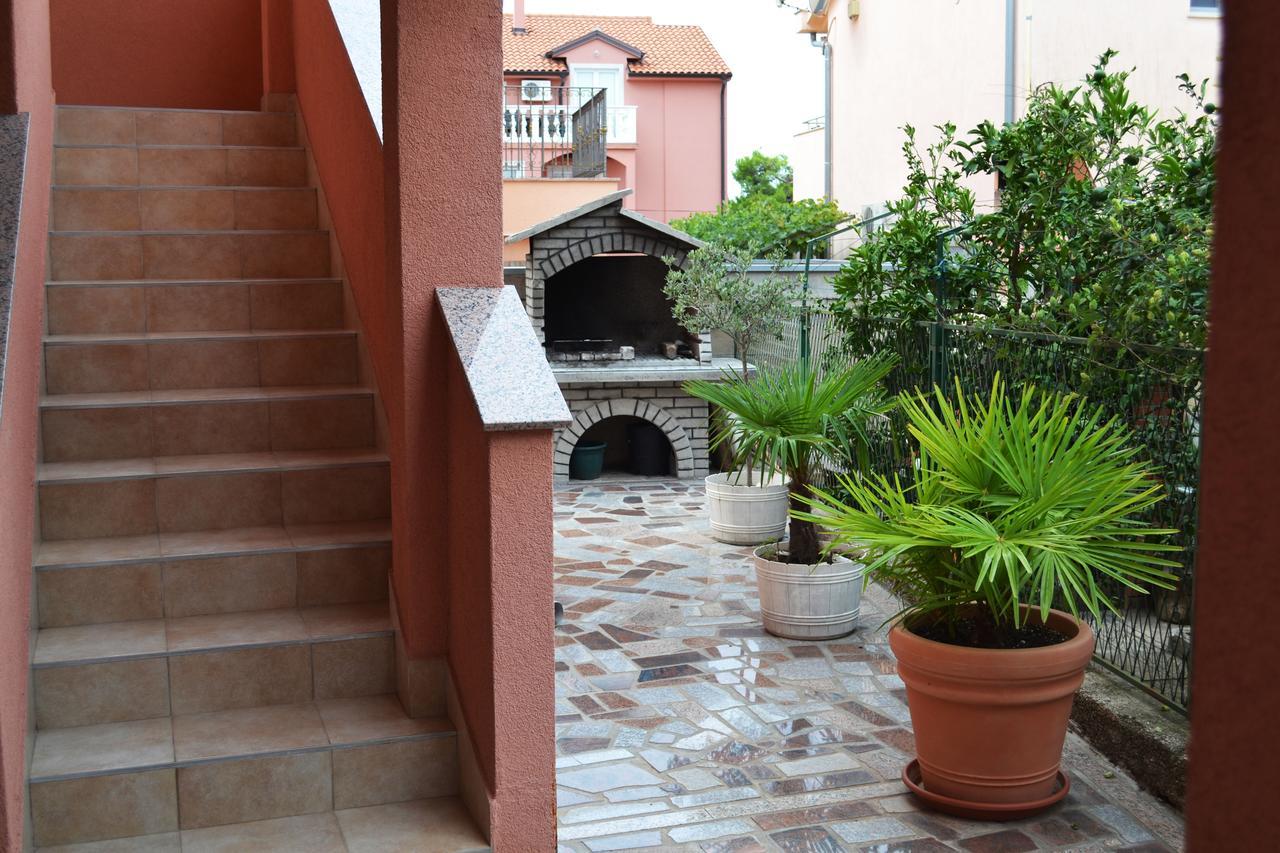 Apartments Milka Vodice Exterior foto